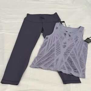Yogalicious Leggings in Grape Thistle color